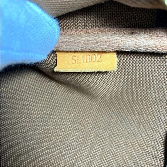 Louis Vuitton crossbody Pochette - Picture 9 of 9